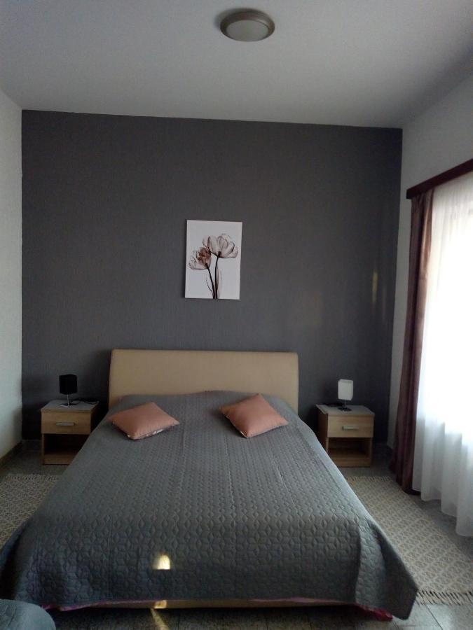 Apartmani Alma Póla Kültér fotó
