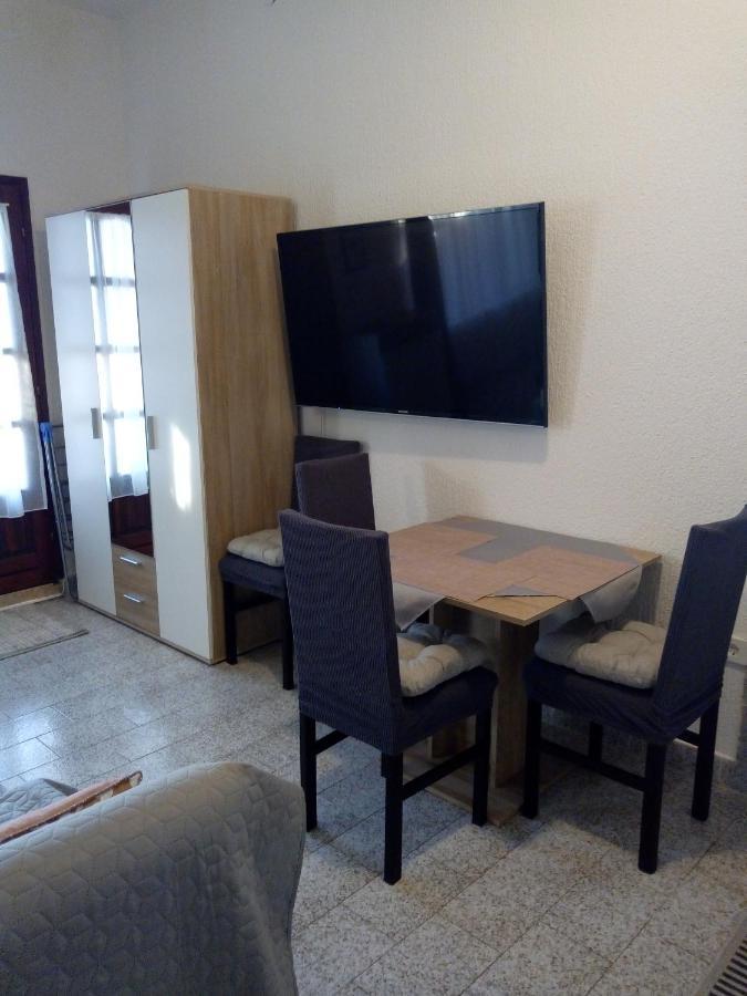 Apartmani Alma Póla Kültér fotó