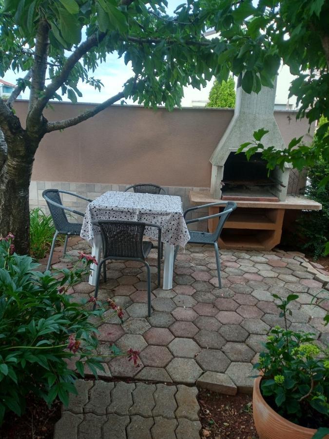 Apartmani Alma Póla Kültér fotó