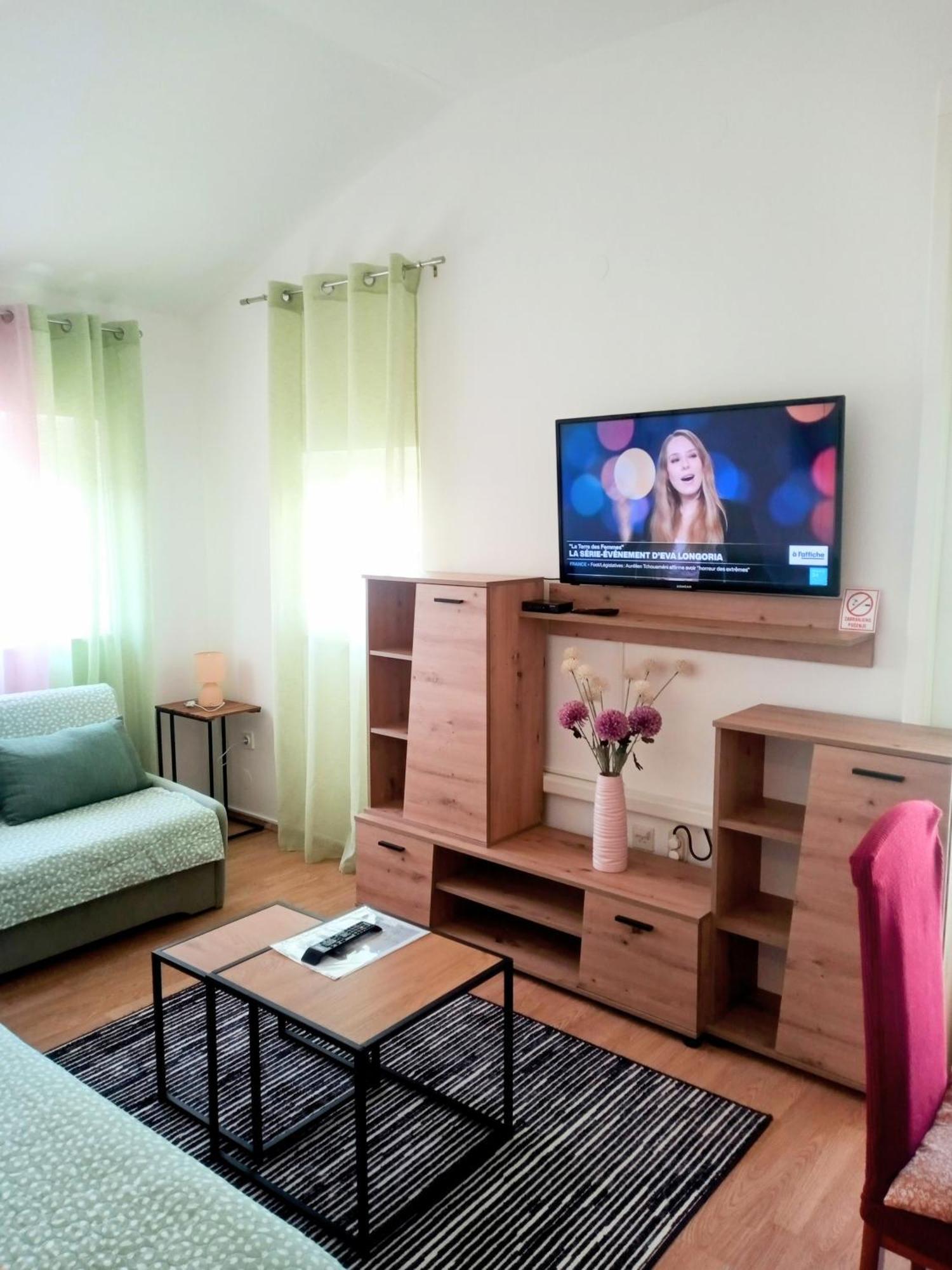 Apartmani Alma Póla Kültér fotó