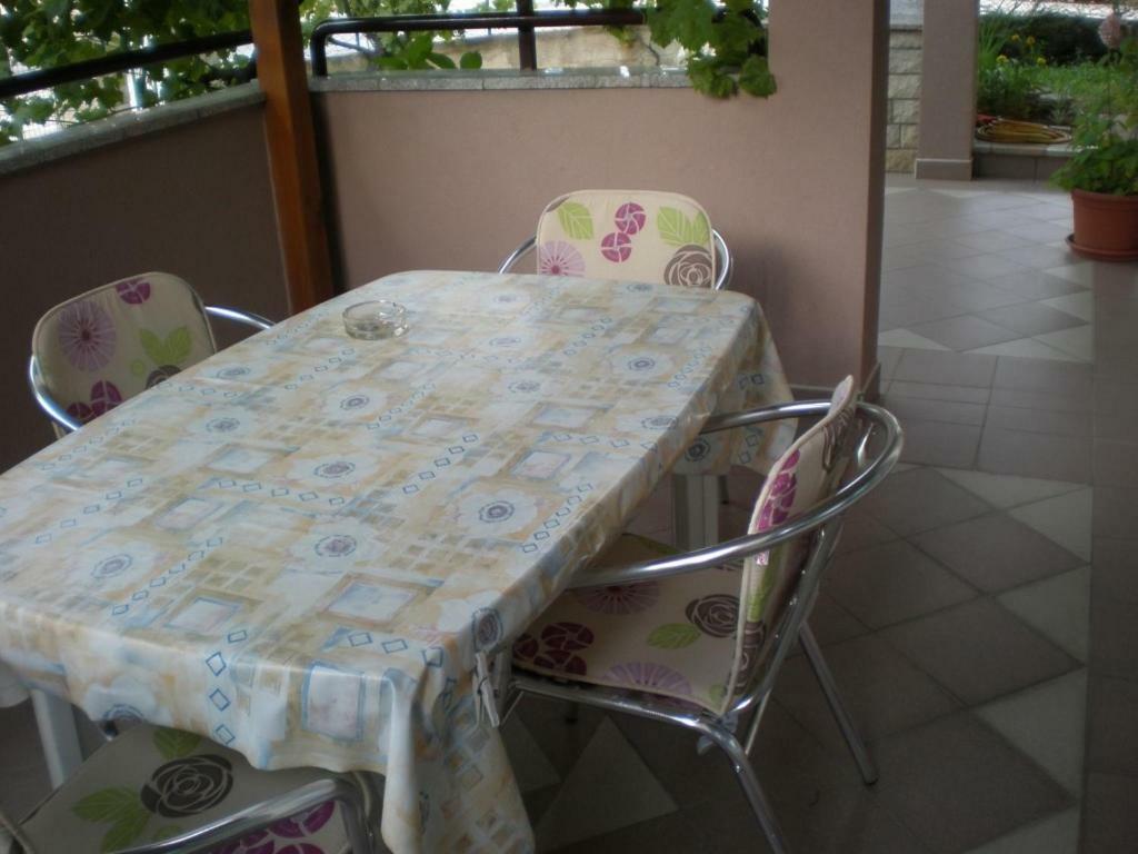 Apartmani Alma Póla Kültér fotó
